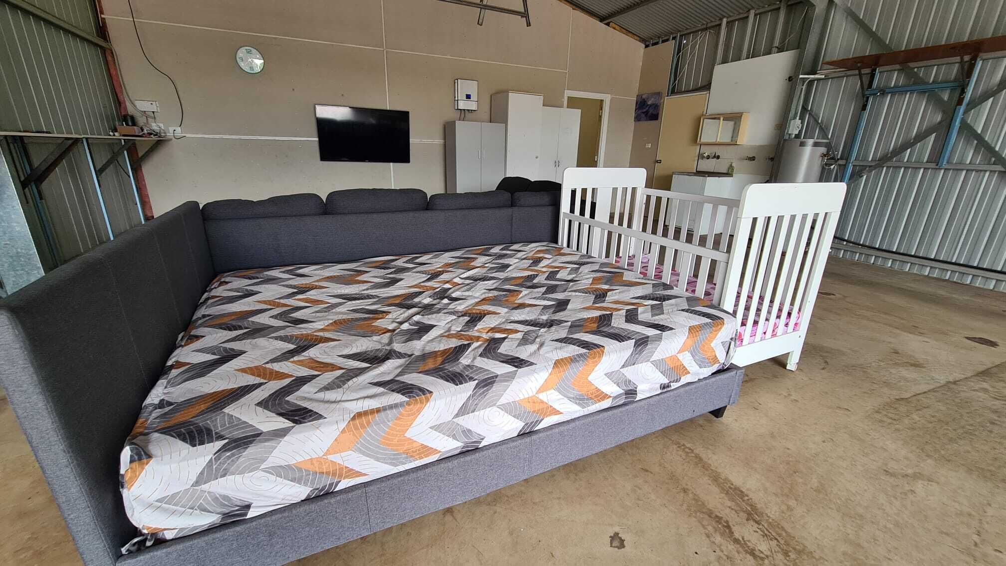 Romantic Vineyard Holiday Home Riverland