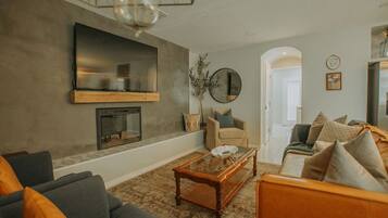 Smart-TV, peis og stereoanlegg