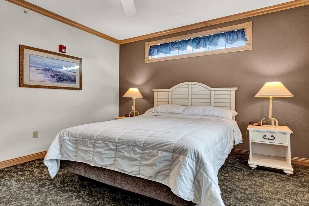 Just Beachy - King Suite on Lake Michigan