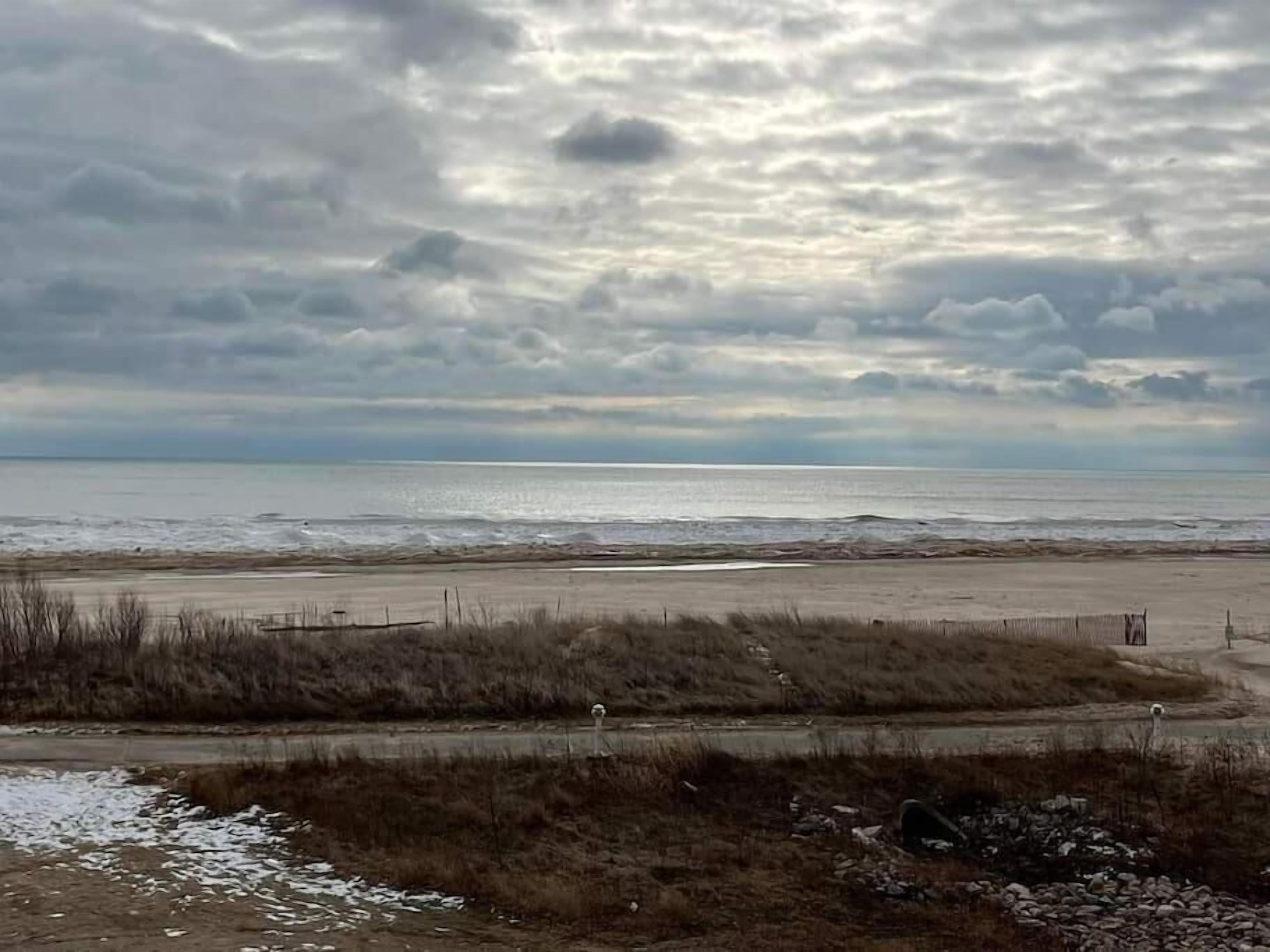 Just Beachy - King Suite on Lake Michigan