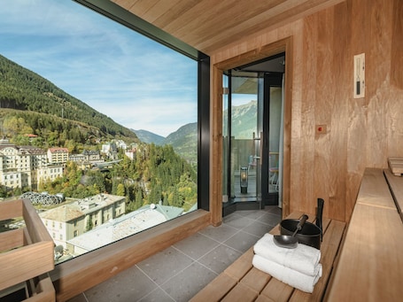 Sauna, Dampfbad, Körperbehandlungen, Körperpeelings. Urban Nature Bad Gastein - Badeschloss