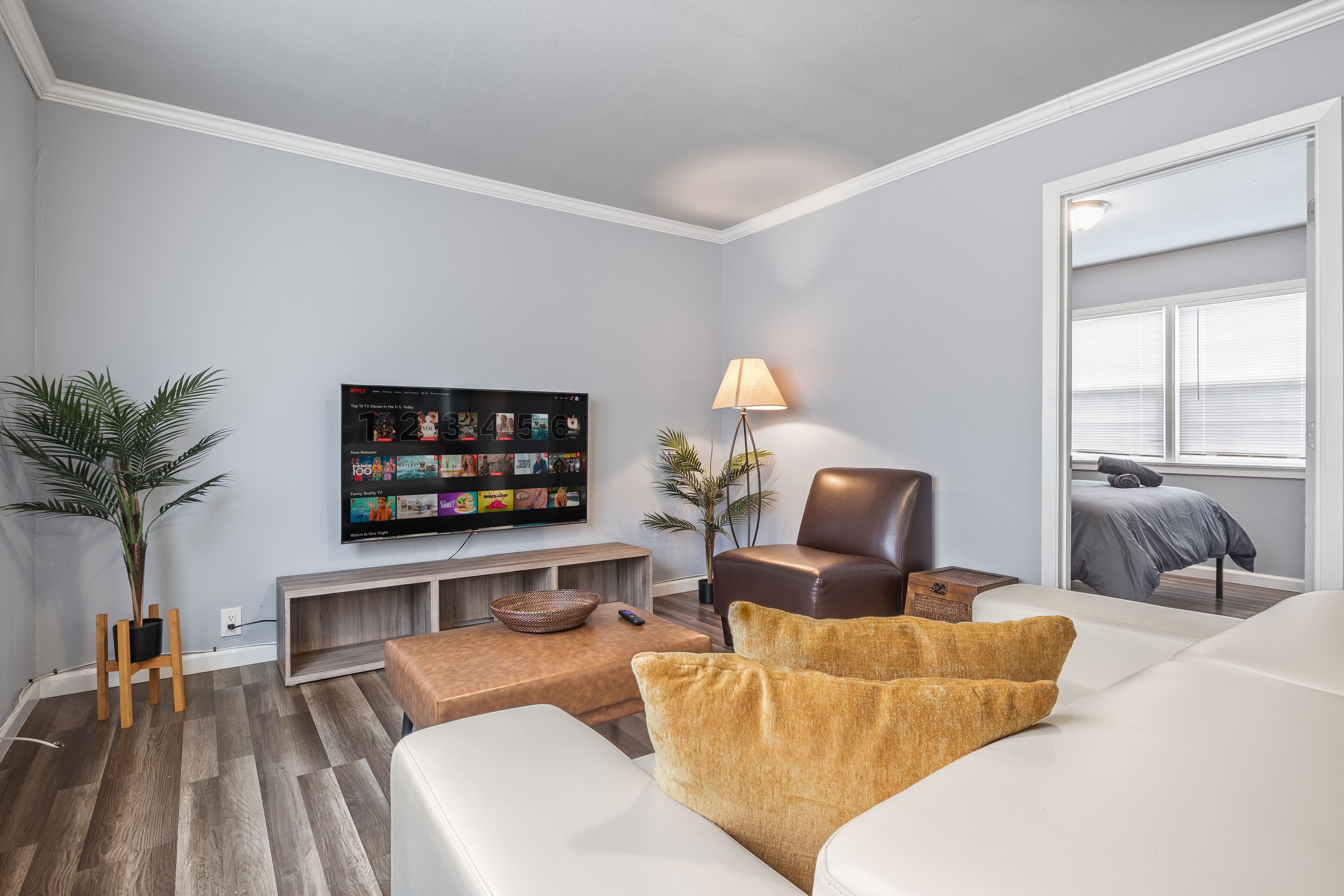 2 slaapkamers, een bureau, een strijkplank/strijkijzer, wifi