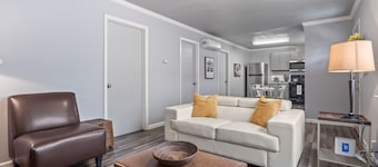 2BR Getaway Near Downtown, Old Sac & Riverfront