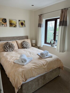 2 bedrooms, iron/ironing board, WiFi, bed sheets - Woodside Cottage, Grewelthorpe , Nr Masham 4 Person Cottage (GREWELTHORPE)