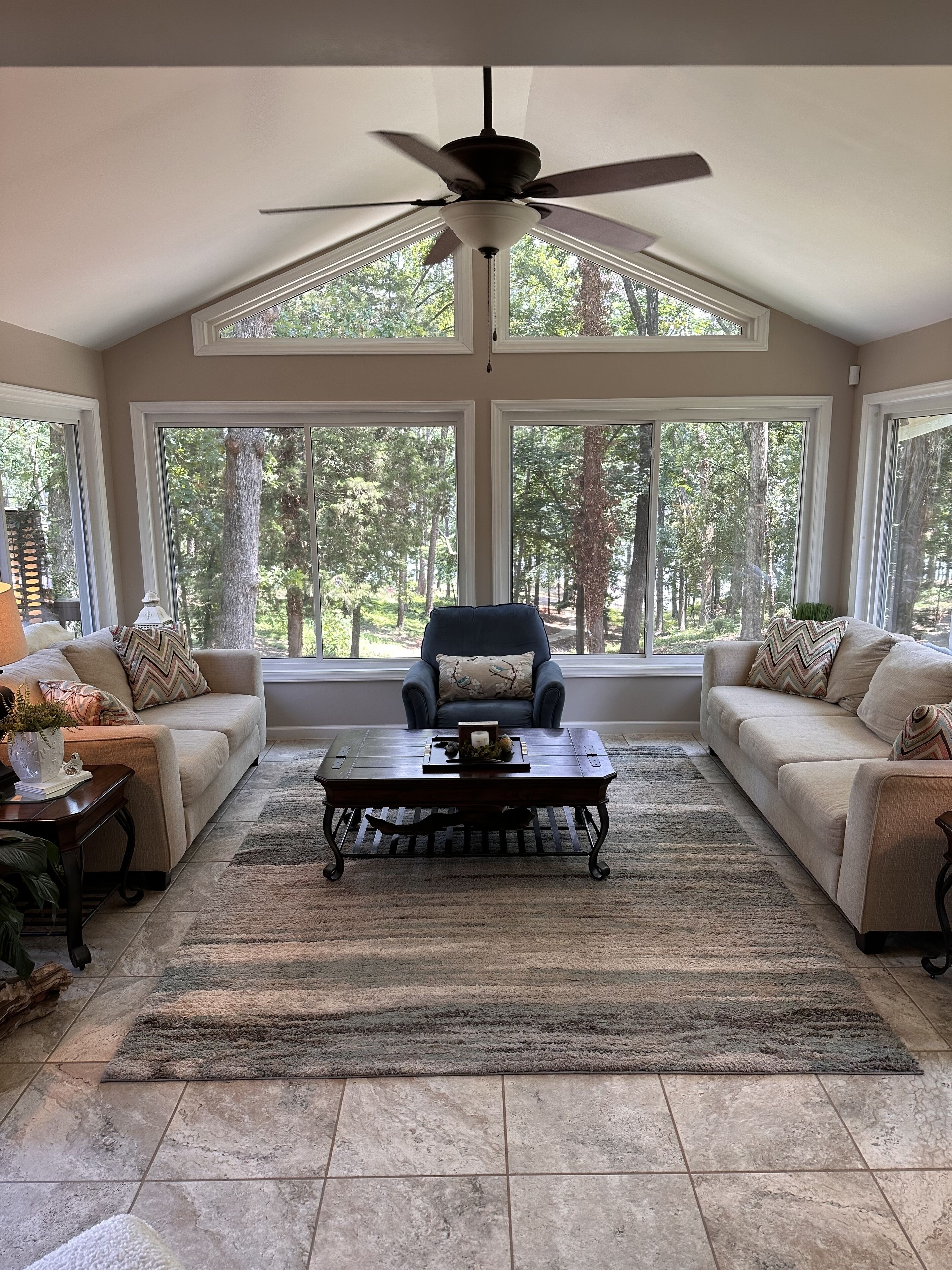 Lakefront clean home sleeps 8 BIG DOCK across from Greenpond near Portman Marina