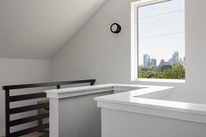 Interior - 5 Min from Moody - Austin's Eastside Gem (Austin)