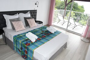 2 Schlafzimmer, Schreibtisch, Bügeleisen/Bügelbrett, Reisekinderbett