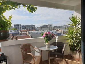 Outdoor dining - Apt quiet and bright with large terrace (Paris)