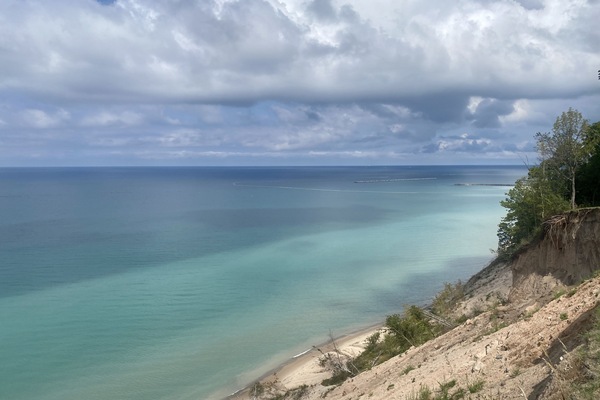 Chaises longues, serviettes de plage