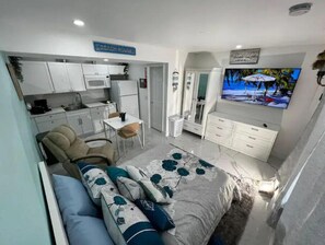 1 slaapkamer, een strijkplank/strijkijzer, gratis wifi, beddengoed