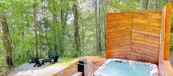 Asheville Dome Sleeps 6 + Hot Tub + Mountain View