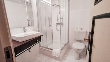 Einzelzimmer, eigenes Bad | Badezimmer