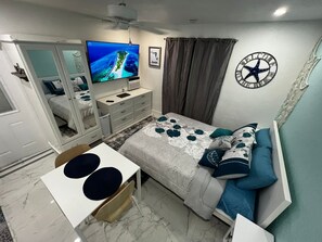 1 bedroom, desk, iron/ironing board, free WiFi - Sea Shell *5 min to Beach* (Fort Lauderdale)