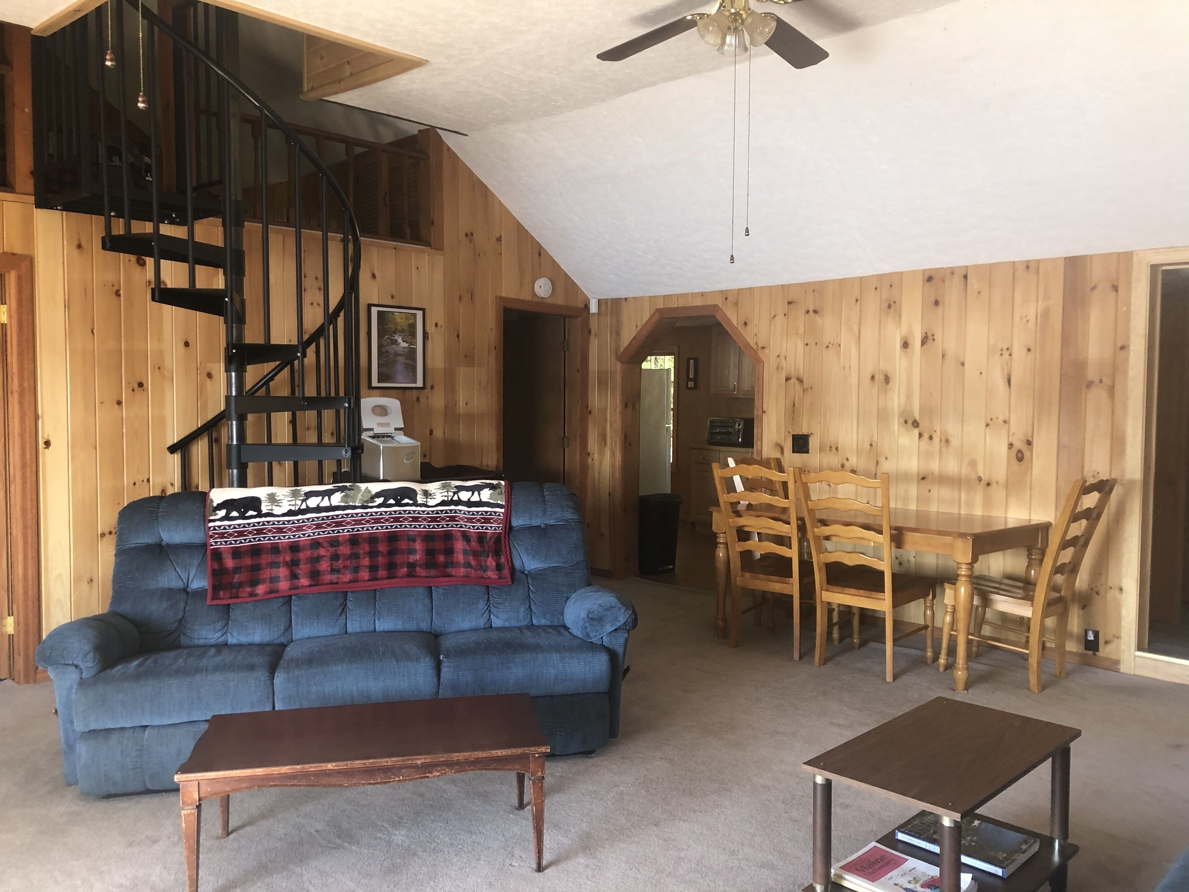 Peaceful Waterfront Toddy Pond Retreat