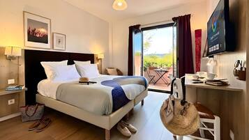 Superior Double Room | Premium bedding, pillow-top beds, in-room safe, individually decorated