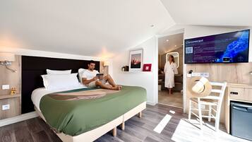 Klassieke tweepersoonskamer | Luxe beddengoed, pillowtop-bedden, een kluis op de kamer