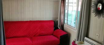 2-BEDROOM CHALET IN SUNNY PROVENCE