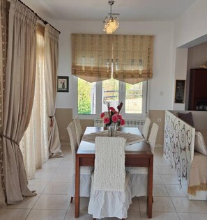House | 4 bedrooms, desk - Evaggelia s Private House in Fanes Rhodes (Rhodes)