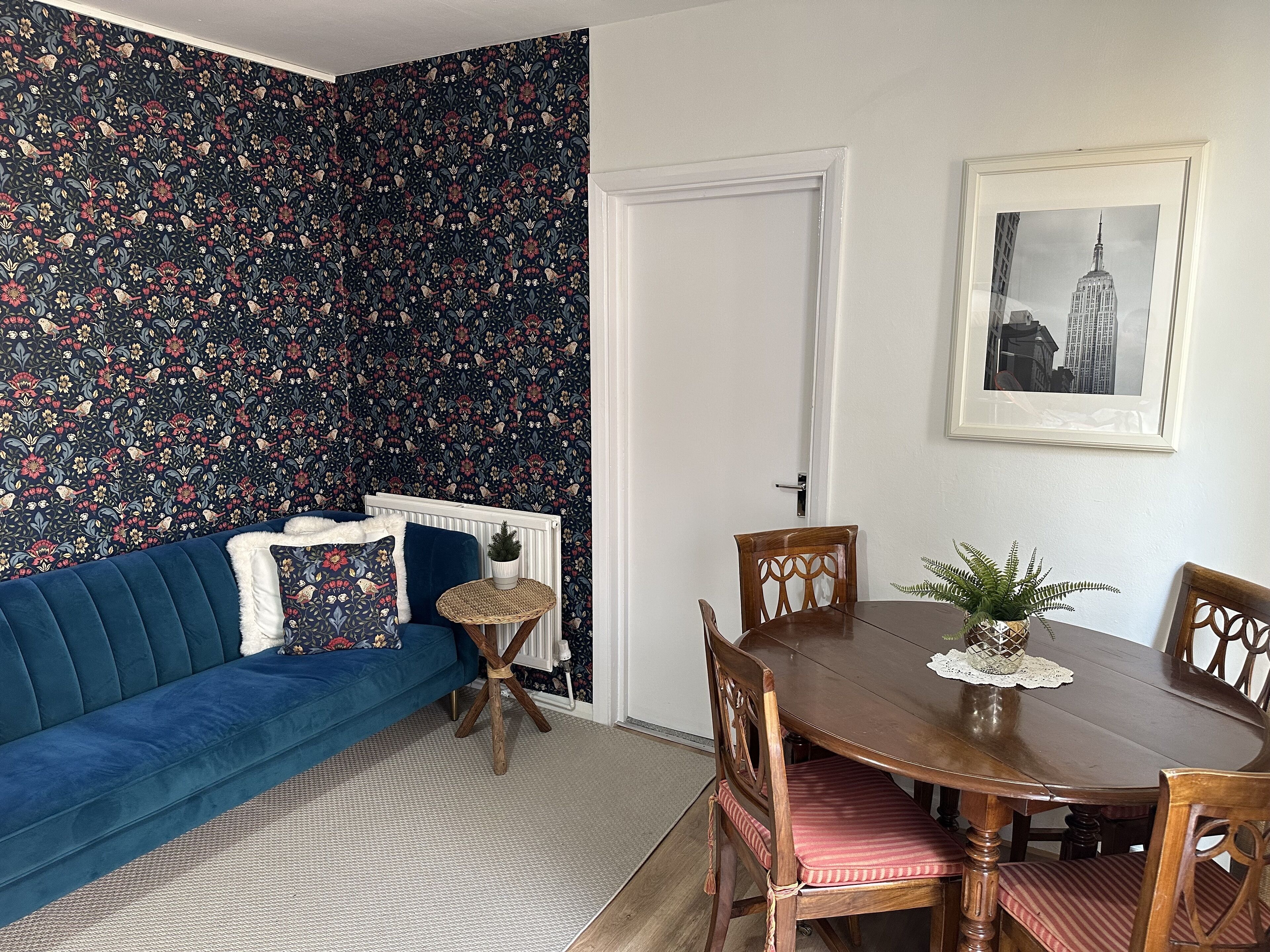 Cosy 2-bed flat. 5 mins walking to station/ Near Central