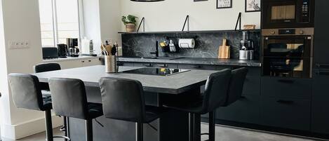 Fridge, microwave, oven, stovetop