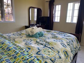 Panoramic Apartment, 2 Bedrooms, Ocean View, Sea Facing | 2 bedrooms, individually decorated, individually furnished