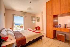 3 عدّة غرف نوم وواي فاي وملاءات أسرّة