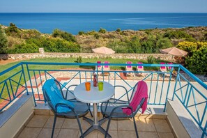 Outdoor dining - Villa Skala Seaview by Villa Plus (Ionian Islands)