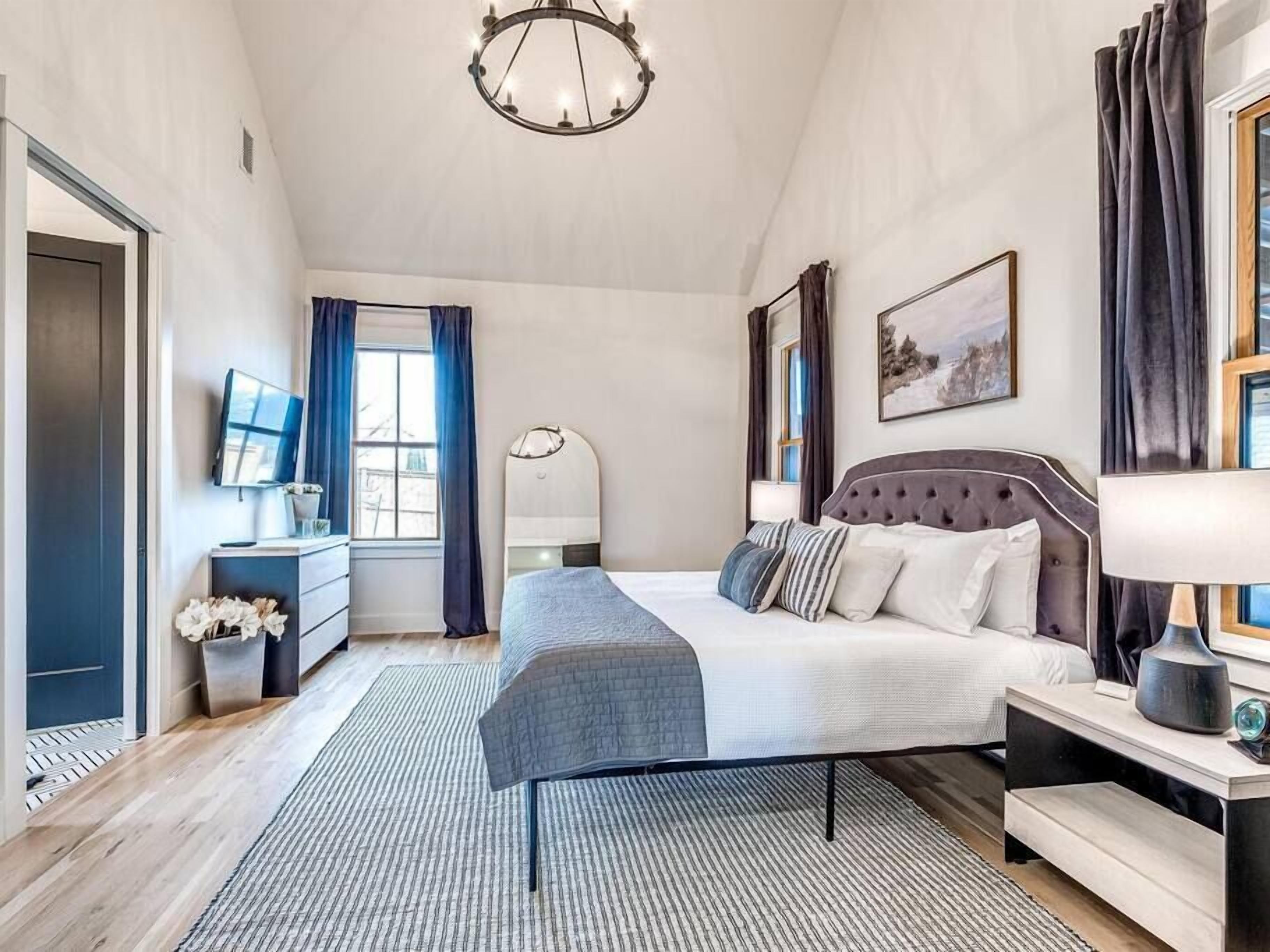 4 makuuhuonetta, silitysrauta/-lauta, Wi-Fi, vuodevaatteet