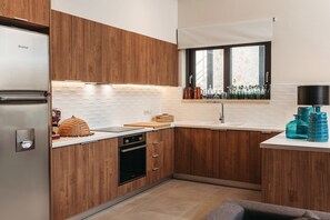 Microwave, dishwasher, coffee/tea maker