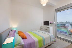 4 chambres, fer et planche à repasser, Wi-Fi gratuit, draps fournis