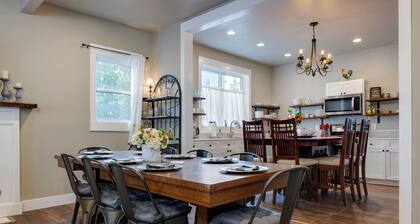 The Sterling- walk to everything Luray has to offer! Chef available