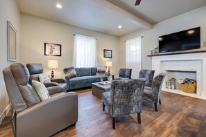 Smart TV, foosball - The Sterling- walk to everything Luray has to offer! Chef available (Luray)