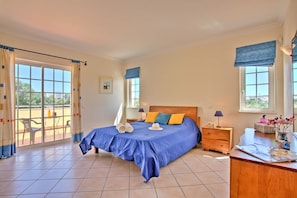 4 quartos, Wi-Fi, roupa de cama