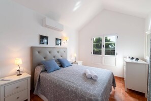 3 habitaciones, escritorio, tabla de planchar con plancha y wifi gratis 