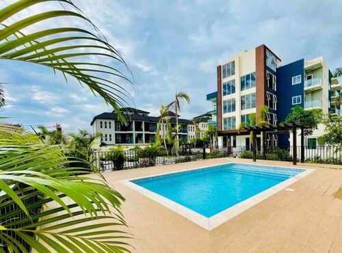 It's an Experience (IAE)Homes :Luxury Apt close to all the hot spots in Kingston