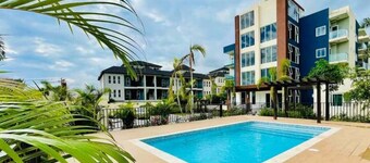It's an Experience (IAE)Homes :Luxury Apt close to all the hot spots in Kingston