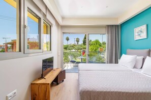 2 室のベッドルーム、デスク、WiFi、ベッドシーツ