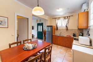 Microwave, dishwasher, coffee/tea maker - Villa Floisvos Desimi by Villa Plus (Lefkada)