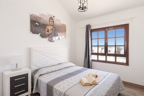 4 chambres, fer et planche à repasser, Wi-Fi gratuit, draps fournis