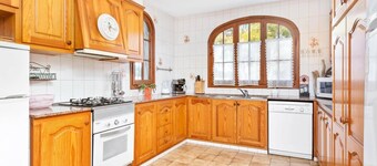 Villa Tamyan by Villa Plus