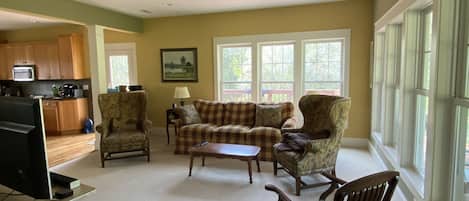 Smart TV, books, stereo, printers