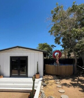 Exterior - Joshua Tree - Under the Stars-Pool, Spa & Fire pit (Yucca Valley)