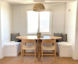 Dining - Joshua Tree - Under the Stars-Pool, Spa & Fire pit (Yucca Valley)