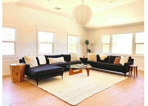 Smart TV, stereo - Joshua Tree - Under the Stars-Pool, Spa & Fire pit (Yucca Valley)