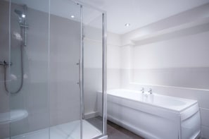 Shower, hair dryer - Sea Breeze Apt 3 - 2 Bedroom - Horton Beach (Swansea)