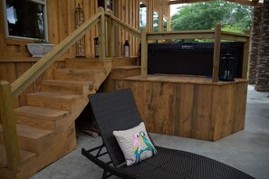 Interior - 2 Bedroom Cabin w/Hot Tub surrounded by Big Thicket National Preserve.  Private! (Lumberton)