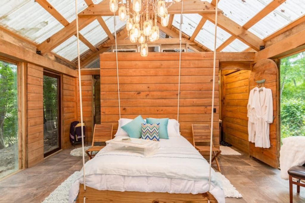 Naturalist Boudoir, Romantic Cabin