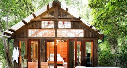 Naturalist Boudoir, Romantic Cabin