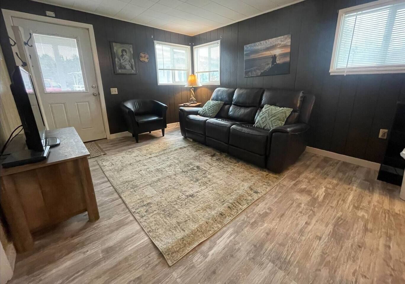 "Sportsman" Cottage by the Beach