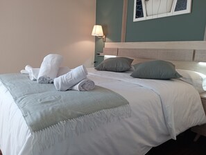 Couette en duvet d'oie, matelas mémoire de forme, bureau